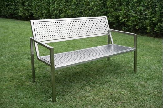 Gartenbank aus Edelstahl mit Lochblech