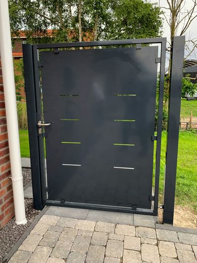 Gartentor aus Stahl in Anthrazit