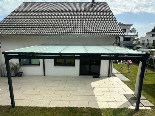 Terrassenüberdachung mit Glaseindeckung